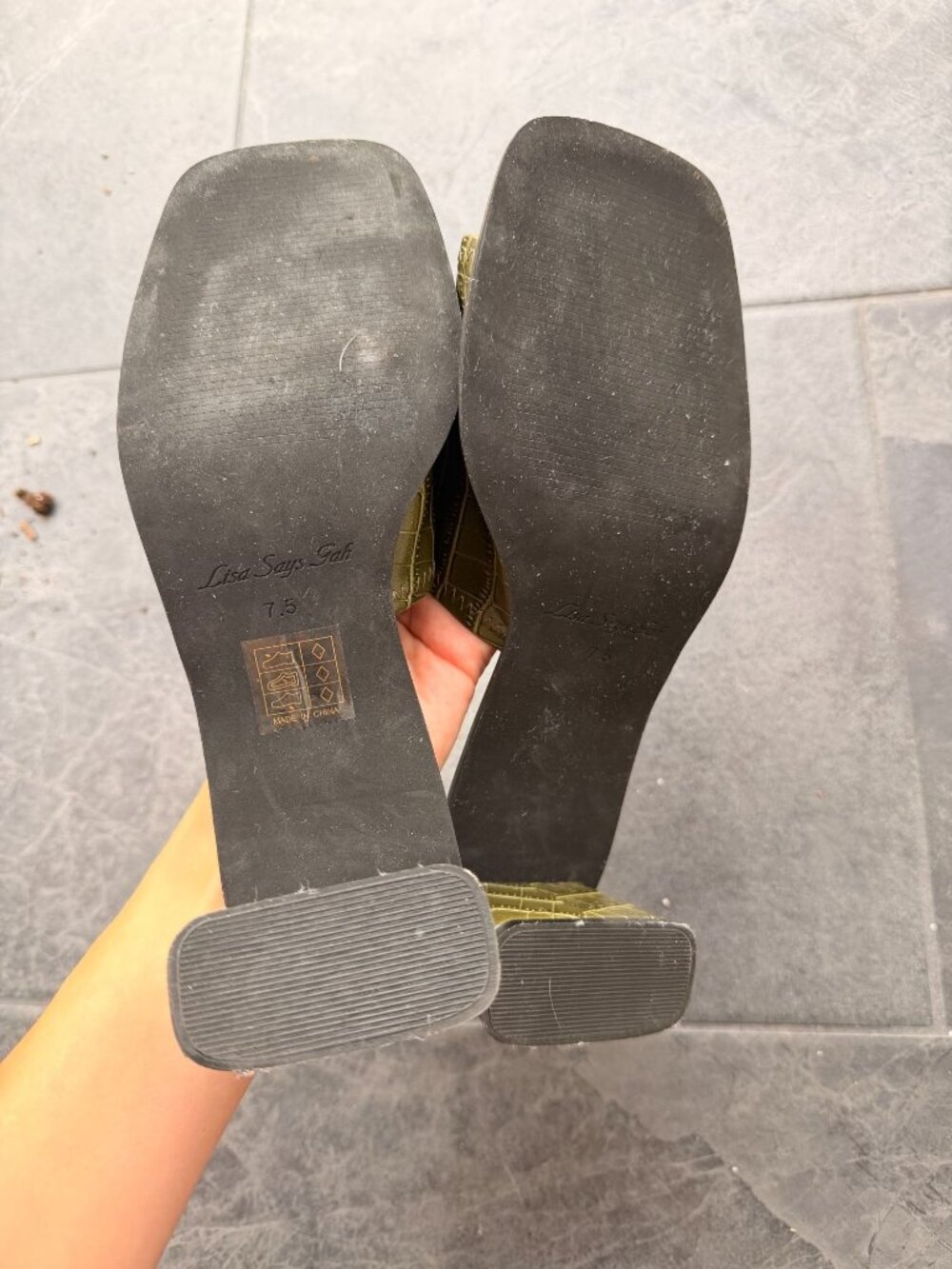 Lisa Says Gah 7.5 Olive Green Square Toe Slide Mules Croc-Embossed - Picture 4 of 8